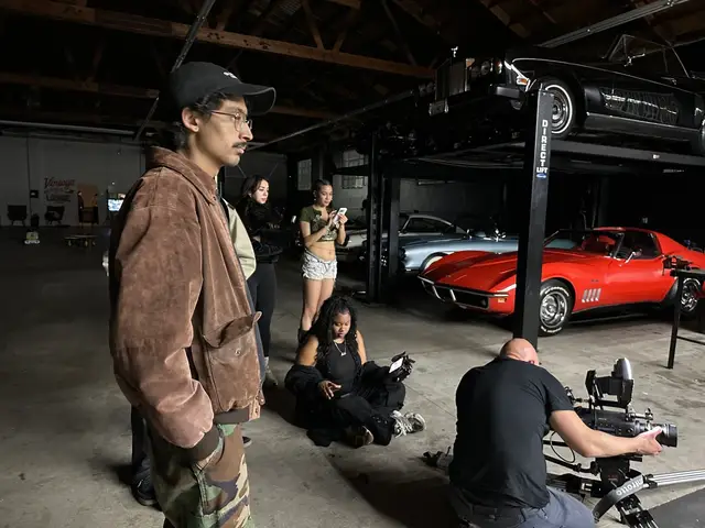 Comfortable · behind the scenes · photo 11